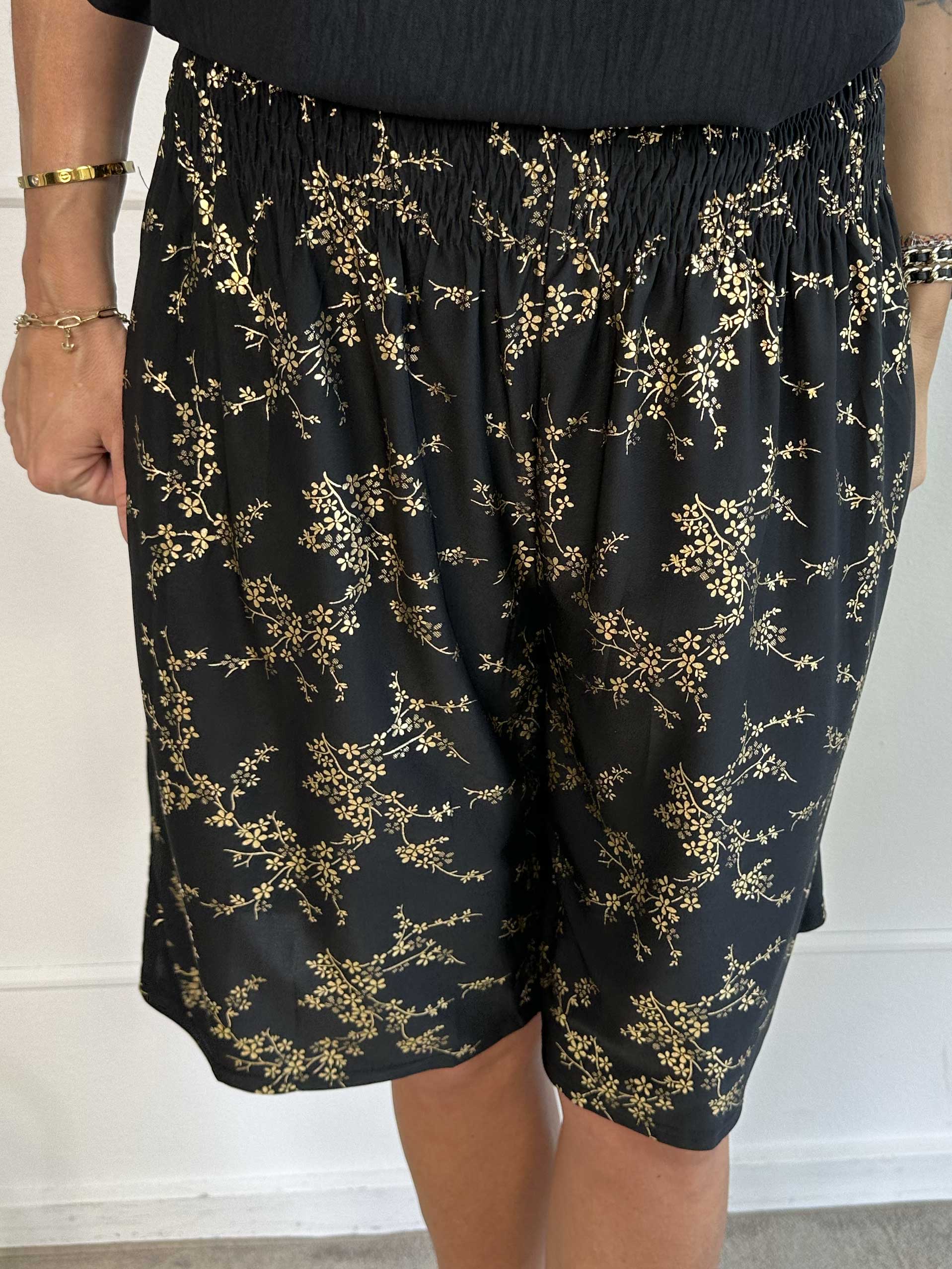 Pams Gold Short Knickers - Shorts i elastisk stof med elastikkant